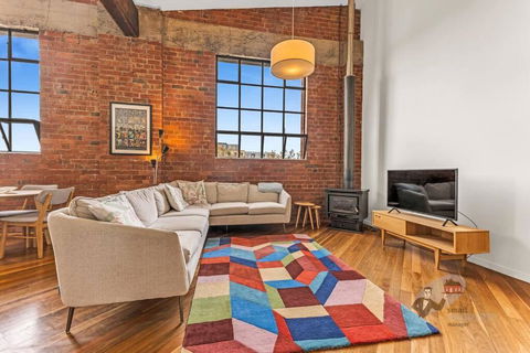 Rooftop Warehouse In Fitzroy - Palm Beach Accommodation 3
