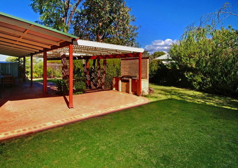 Rosewood Cottage - Palm Beach Accommodation 3