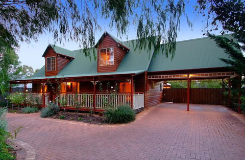 Rosewood Cottage - Palm Beach Accommodation 2