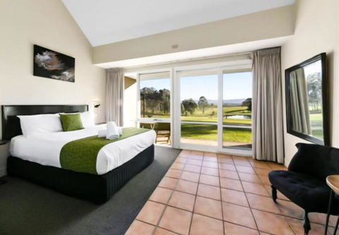 Rothbury Downs - Palm Beach Accommodation 0