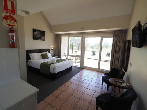 Rothbury Downs - Palm Beach Accommodation 1