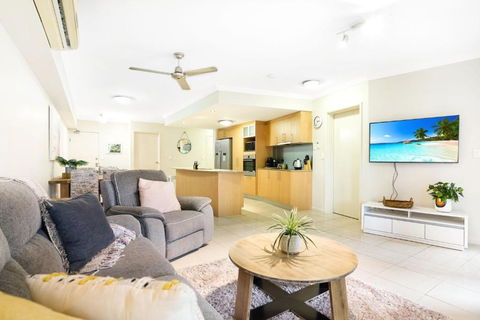 Royal Pavillions City Escape - Palm Beach Accommodation 2