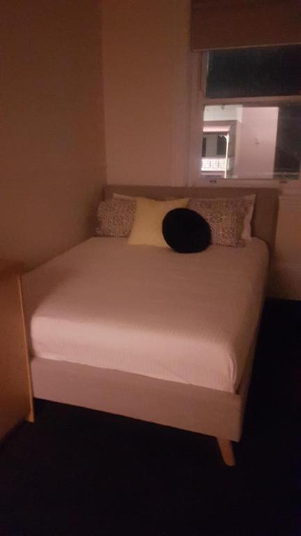 Royal Hotel Yass - Palm Beach Accommodation 0