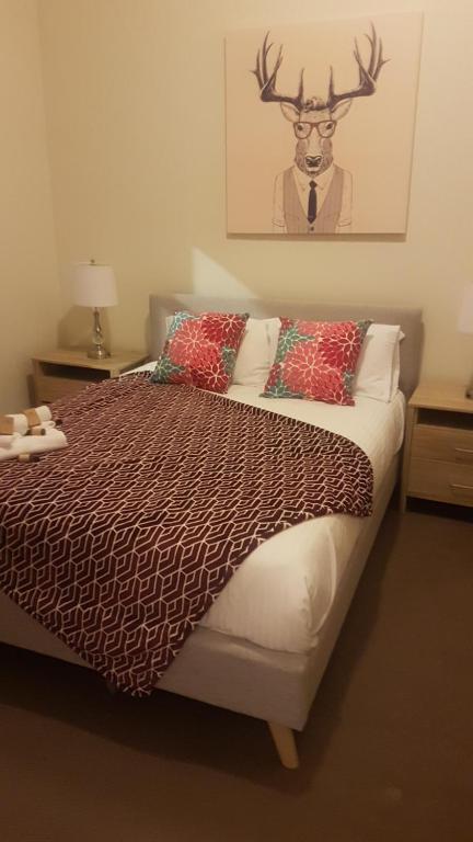 Royal Hotel Yass - Palm Beach Accommodation 1