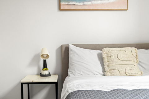 Rustic Double Room - Central Location In Kensington - Shared Bathroom - Palm Beach Accommodation 1