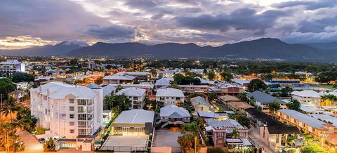 Rydges Esplanade Resort Cairns - Palm Beach Accommodation 3