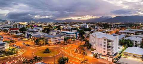 Rydges Esplanade Resort Cairns - Palm Beach Accommodation 2