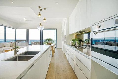 Sable Penthouse At Palm Beach\'s Waterfront - Palm Beach Accommodation 3