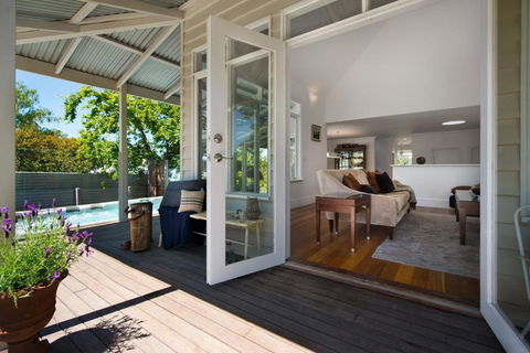 Sades - Palm Beach Accommodation 2