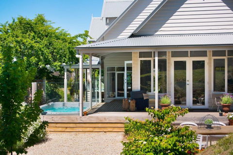 Sades - Palm Beach Accommodation 0