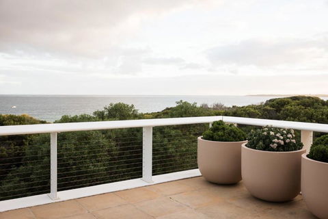 Sagres Queenscliff - Luxury House By The Beach - Palm Beach Accommodation 3