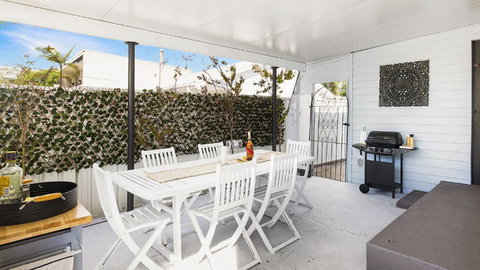 Salamander Sweet Foreshore Drive - Palm Beach Accommodation 0