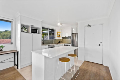 Salty Sea Breeze Apartment 500m To Waters Edge - Palm Beach Accommodation 1