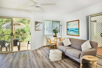San Marieta Holiday Apartment with Palm Beach Accommodation