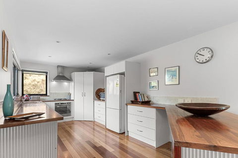 Sanctuary House - Palm Beach Accommodation 2
