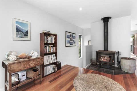 Sanctuary House - Palm Beach Accommodation 0