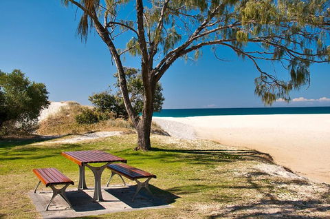 Sanctuary Lake Apartments - Palm Beach Accommodation 2