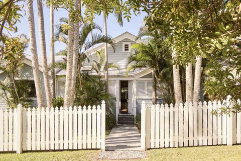 Sanctuary Spaces - Kia Ora Byron - Palm Beach Accommodation 1