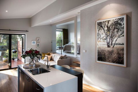 Sanctum - Palm Beach Accommodation 2