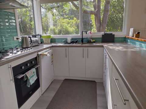 Sanders Beach House - Palm Beach Accommodation 2