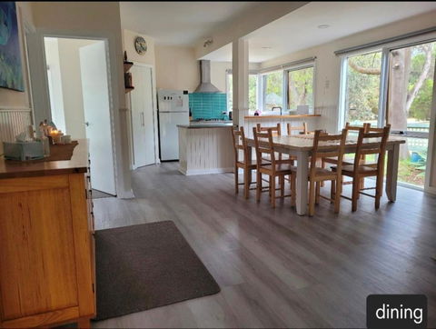 Sanders Beach House - Palm Beach Accommodation 3
