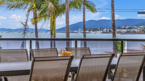 Sandcastle - Palm Beach Accommodation 0