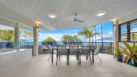 Sandcastle - Palm Beach Accommodation 1