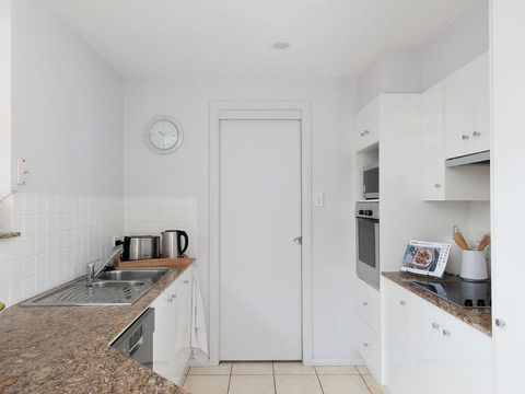 Sandcastle Shores - Palm Beach Accommodation 3