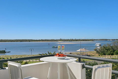 Sandcastles On The Broadwater - Palm Beach Accommodation 0