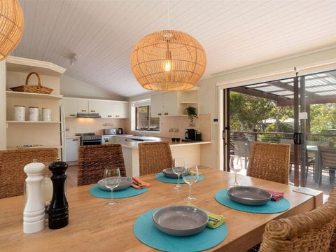 Sandcastles - Palm Beach Accommodation 3