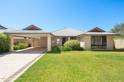 Sandpiper House - Family & Pet Friendly - Palm Beach Accommodation 0
