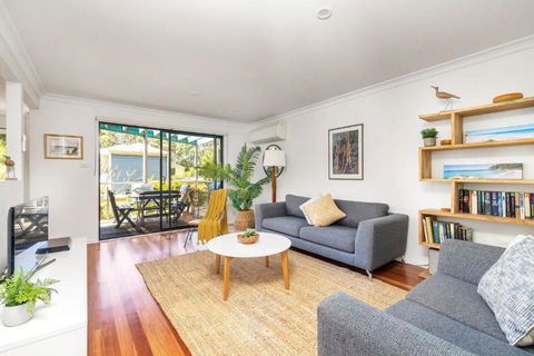 Sandpiper, Hyams Beach - Palm Beach Accommodation 0