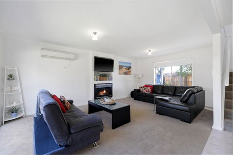 Sandy Beach House Cowes - Palm Beach Accommodation 2