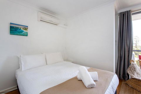 Seaside Studio Apartment - North Fremantle - Palm Beach Accommodation 1