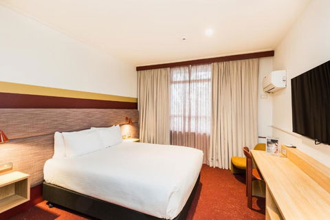 Statesman Hotel - Palm Beach Accommodation 1