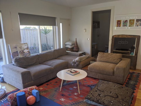 Beachside Beauty - Palm Beach Accommodation 0