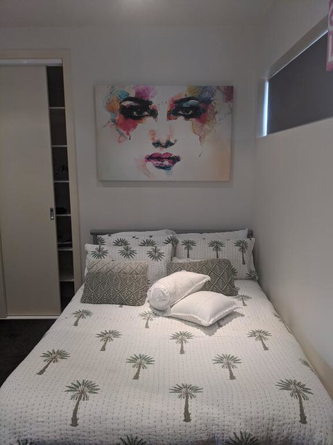 Beachside Beauty - Palm Beach Accommodation 1