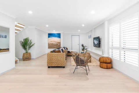 Beachside Bliss - Palm Beach Accommodation 3