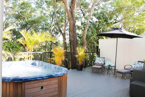 Beachside Bliss - Palm Beach Accommodation 2