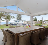Beauty and the Beach' 88 Foreshore Drive - large home with WIFI  water views - Palm Beach Accommodation