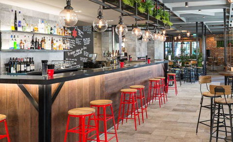Beer Deluxe Albury - Palm Beach Accommodation 0