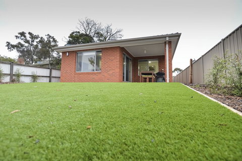 Beischer Apt A - Palm Beach Accommodation 2