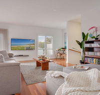 Bella K - style comfort and location - Palm Beach Accommodation