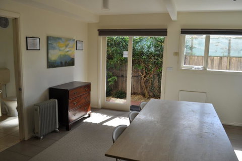 Belton Apartments - The Studio - Palm Beach Accommodation 3