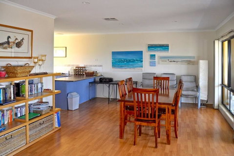 Black Duck - Palm Beach Accommodation 1