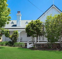 Blake House - iconic coastal homestead - Palm Beach Accommodation