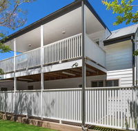 Blake Loft on Manning - 500 metres to two beaches - Palm Beach Accommodation