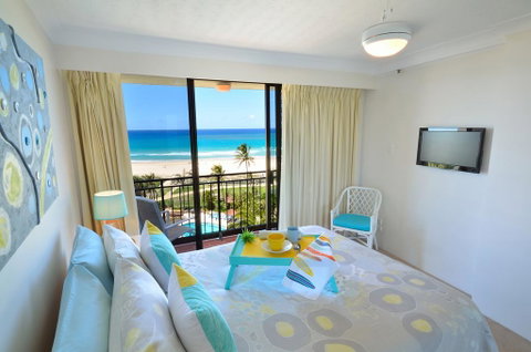 Blue Ocean Apartment - Palm Beach Accommodation 1