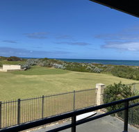 Blue Sky Escapes Seaview Apartment - Palm Beach Accommodation