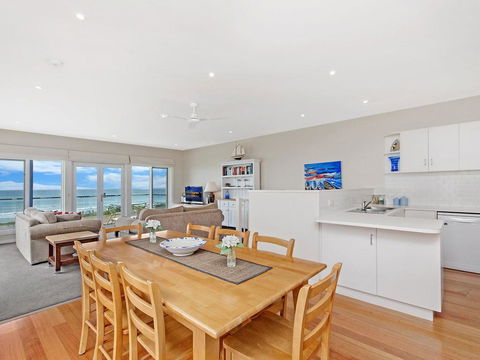 Blue Vista - Palm Beach Accommodation 0